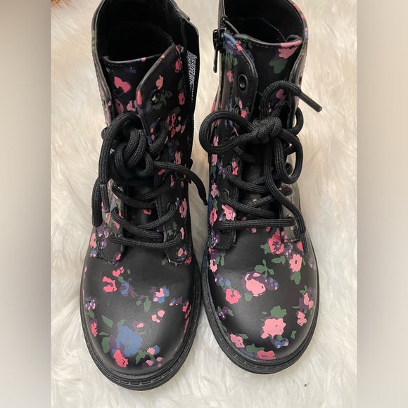 Art Class Flower Zip-Up Boots. Girls Size 3 - Picture 8 of 13